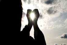 球盟会:巴薩官推曬新援萊萬接受體檢照片.